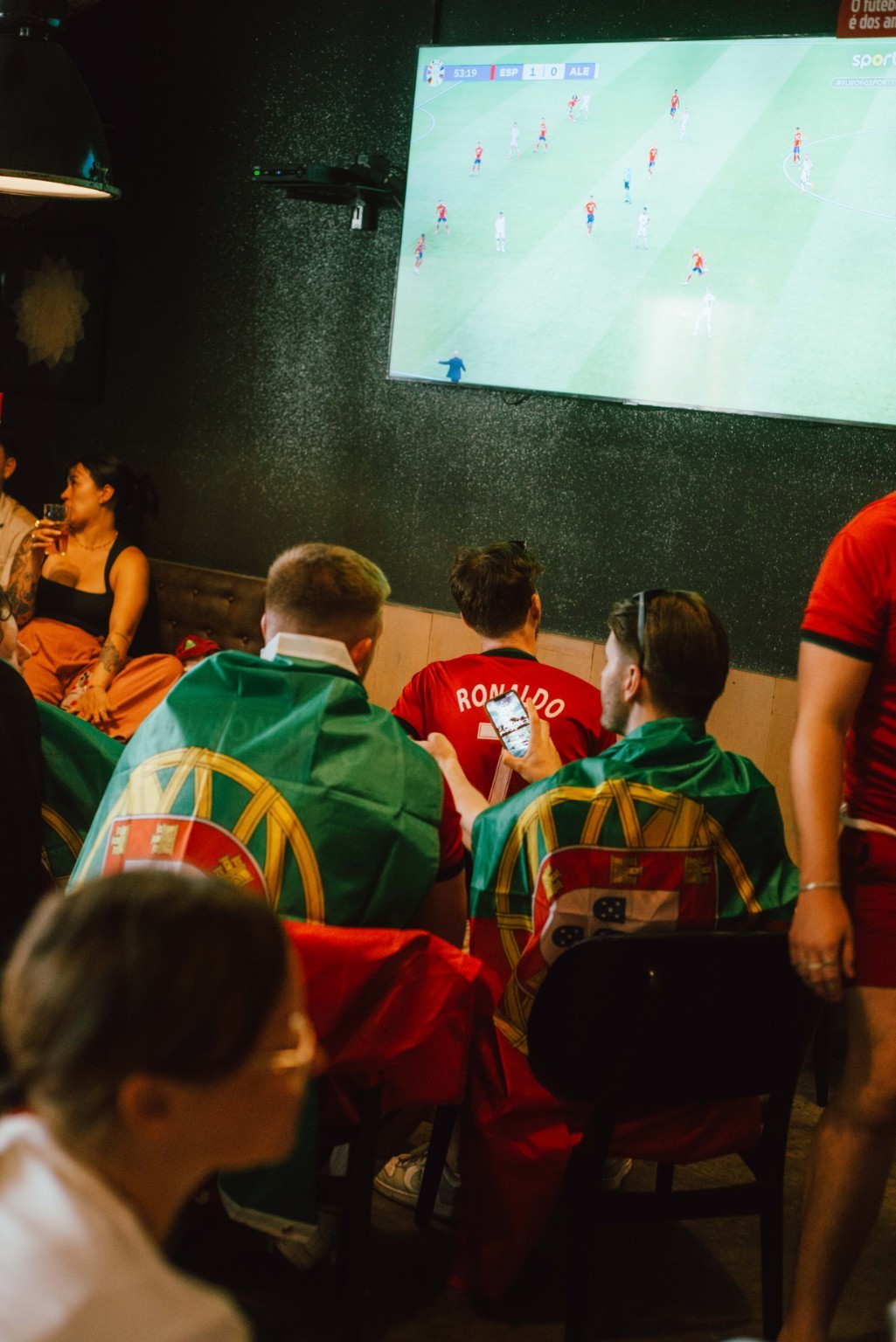 Following every moment of the match at The Spot Lisboa