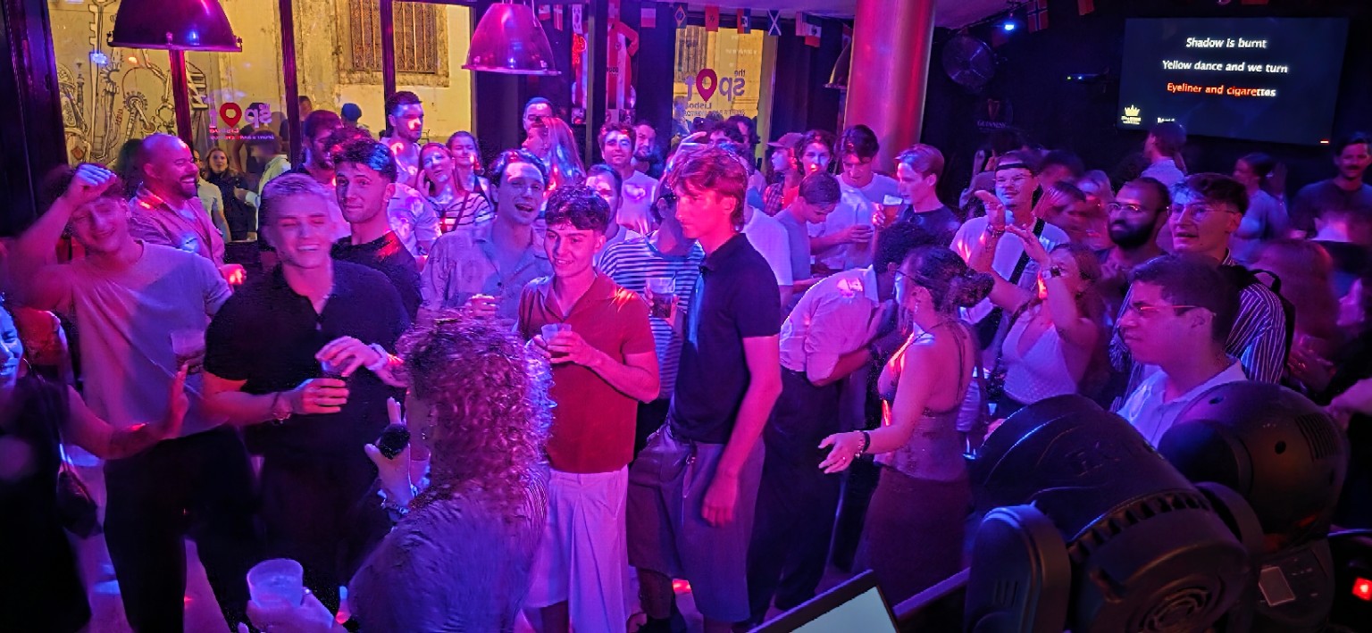 A room full of voices at The Spot Lisboa